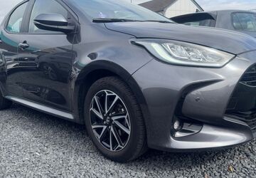 Toyota Yaris 28.350 km 18.780 &euro; Grevenbroich 41515