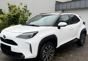 Toyota Yaris Cross 110.000 km 16.000 &euro; Benrath 40595
