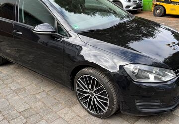 VW Golf 141.221 km 8.450 &euro; Neukirchen-Vluyn 47506