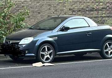Opel Tigra 89.000 km 3.500 &euro; düsseldorf 40211