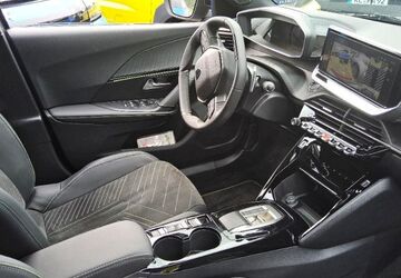 Peugeot 2008 18.042 km 21.880 &euro; Düsseldorf 40233