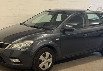 Kia ceed / Ceed 74.900 km 4.400 &euro; Düsseldorf 40468
