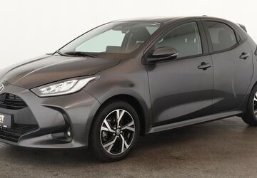 Toyota Yaris 22.300 km 21.784 &euro; Düsseldorf 40233