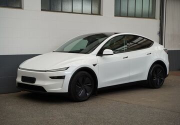 Tesla Model Y 14.373 km 53.950 &euro; Mönchengladbach 41236