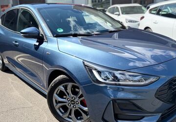 Ford Focus 93.200 km 15.680 &euro; Düsseldorf 40549
