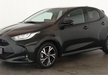 Toyota Yaris 16.900 km 21.984 &euro; Düsseldorf 40233
