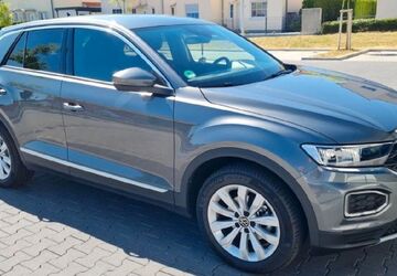 VW T-Roc 49.121 km 17.490 &euro; Düsseldorf 40215