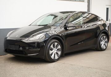 Tesla Model Y 160.414 km 25.550 &euro; Mönchengladbach 41236