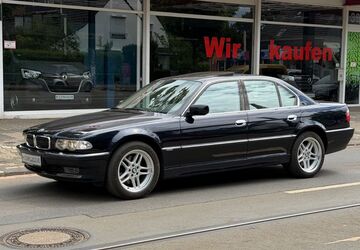BMW 750 252.000 km 17.980 &euro; Düsseldorf (Unterrath) 40468
