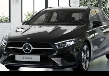 Mercedes-Benz A 180 3.725 km 32.490 &euro; Düsseldorf 40470