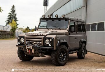 Land Rover Defender 131.000 km 51.499 &euro; Willich 47877