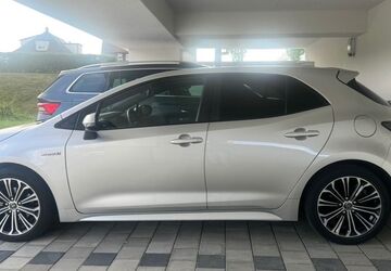 Toyota Corolla 62.000 km 18.400 &euro; Düsseldorf 40217