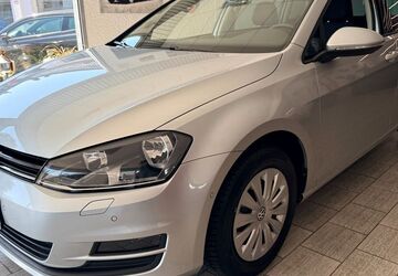 VW Golf 54.470 km 10.899 &euro; Grefrath-Oedt 47929