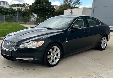 Jaguar XF 98.500 km 8.950 &euro; Neuss 41460