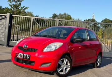 Toyota Yaris 195.942 km 1.600 &euro; Düsseldorf 40599
