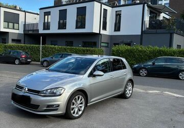 VW Golf 109.000 km 12.199 &euro; Düsseldorf 40470