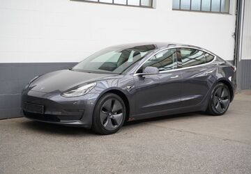 Tesla Model 3 158.516 km 18.950 &euro; Mönchengladbach 41236