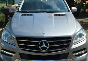 Mercedes-Benz ML 350 98.500 km 22.900 &euro; Düsseldorf 40227