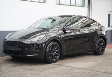 Tesla Model Y 97.866 km 33.650 &euro; Mönchengladbach 41236