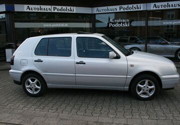 VW Golf 145.592 km 4.900 &euro; Mönchengladbach 41065