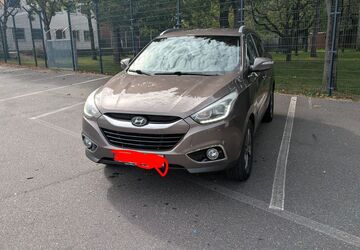 Hyundai ix35 103.000 km 9.549 &euro; Mönchengladbach 41068