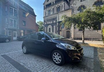 Peugeot 208 112.500 km 5.500 &euro; Neuss 41460