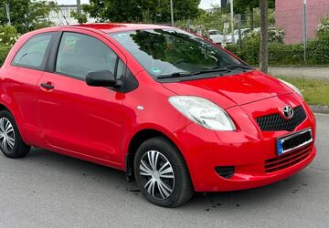 Toyota Yaris 154.500 km 2.490 &euro; Neuss 41460