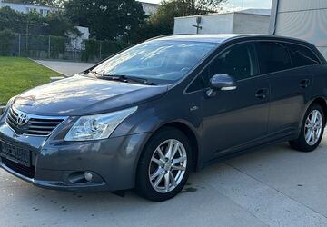 Toyota Avensis 223.000 km 5.950 &euro; Neuss 41460