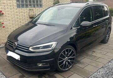 VW Touran 156.000 km 15.199 &euro; Grefrath 47929