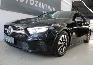 Mercedes-Benz A 180 140.371 km 16.990 &euro; Düsseldorf 40233