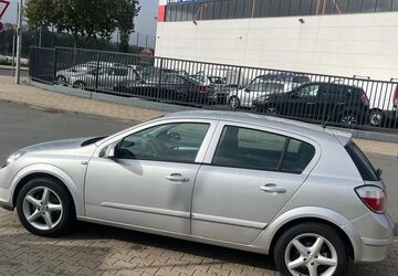 Opel Astra 88.837 km 2.699 &euro; Düsseldorf 40599