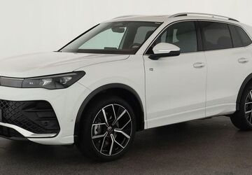 VW Tiguan 15.200 km 41.574 &euro; Düsseldorf 40233